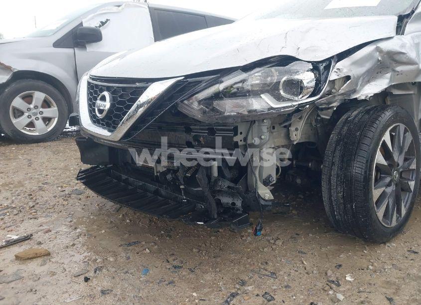 Photo 16 of 2018 Nissan Sentra SR (VIN 3N1AB7AP1JY308078)