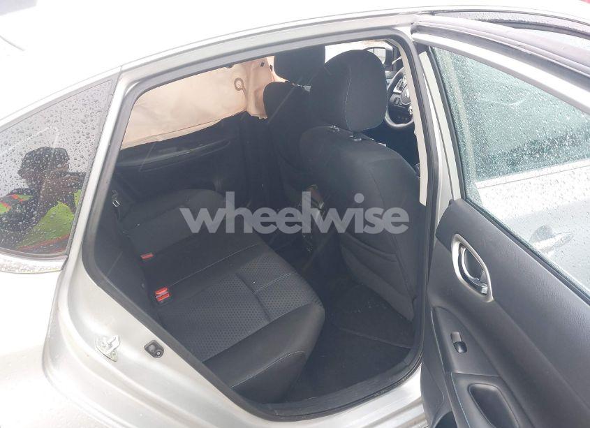 Photo 8 of 2018 Nissan Sentra SR (VIN 3N1AB7AP1JY308078)