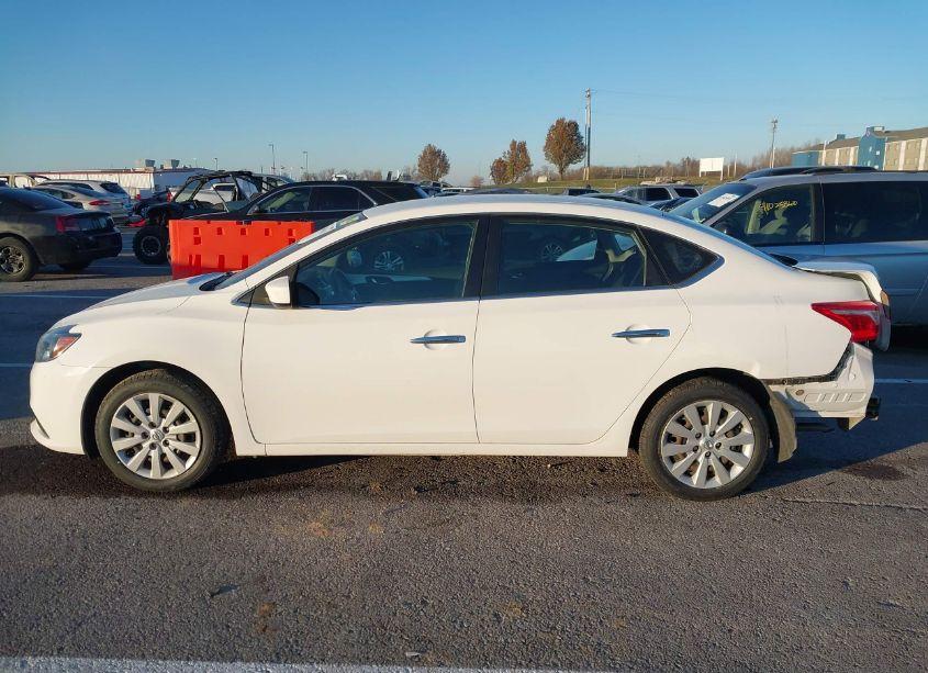 Photo 15 of 2018 Nissan Sentra S (VIN 3N1AB7AP1JY310865)