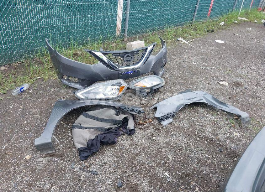 Photo 12 of 2018 Nissan Sentra S (VIN 3N1AB7AP1JY324247)