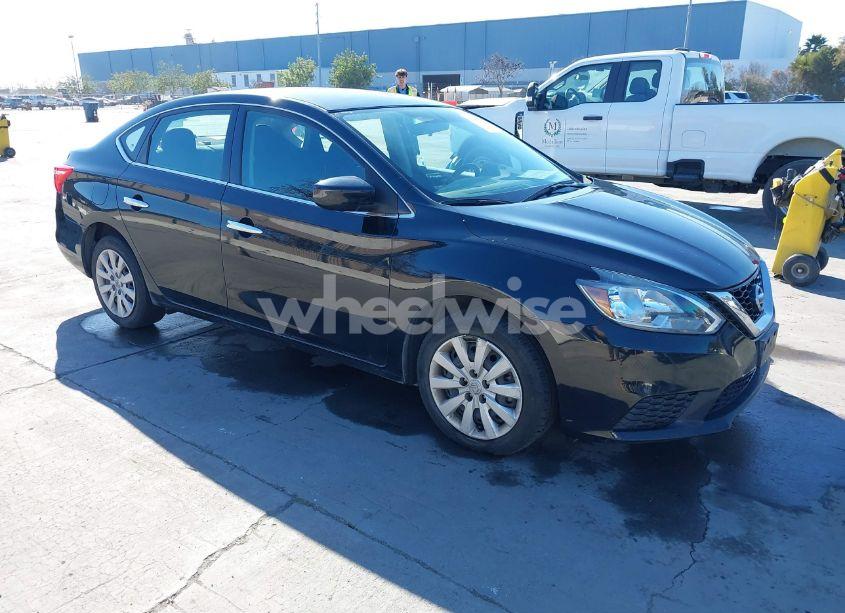 2018 Nissan Sentra S (VIN 3N1AB7AP1JY327715) main photo