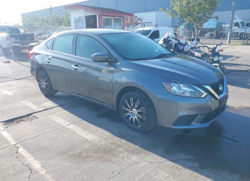 2018 Nissan Sentra S (VIN 3N1AB7AP1JY329495) main photo