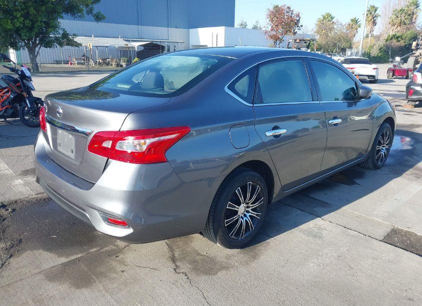 Photo 4 of 2018 Nissan Sentra S (VIN 3N1AB7AP1JY329495)