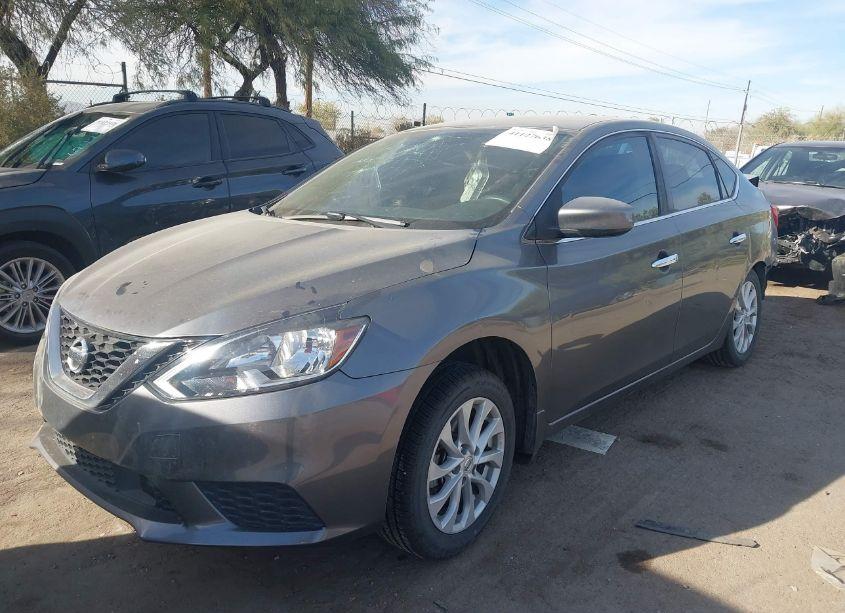 Photo 2 of 2019 Nissan Sentra SV (VIN 3N1AB7AP1KL609058)
