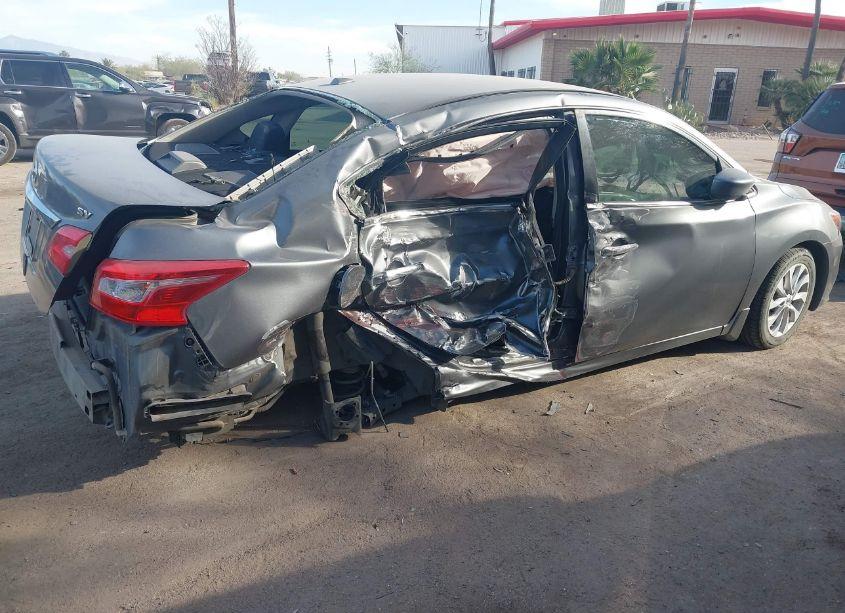 Photo 4 of 2019 Nissan Sentra SV (VIN 3N1AB7AP1KL609058)