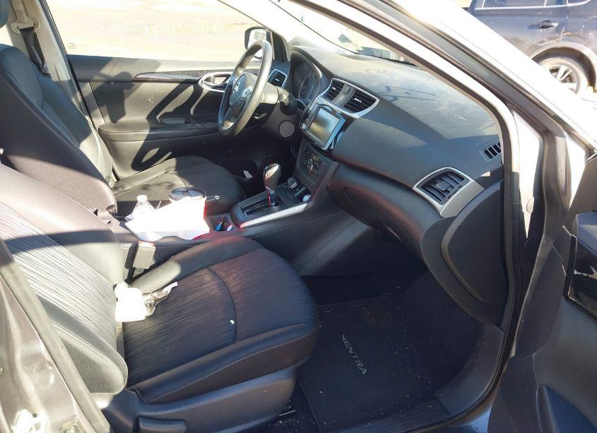 Photo 5 of 2019 Nissan Sentra SV (VIN 3N1AB7AP1KL609996)