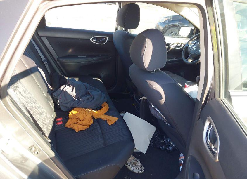 Photo 8 of 2019 Nissan Sentra SV (VIN 3N1AB7AP1KL609996)