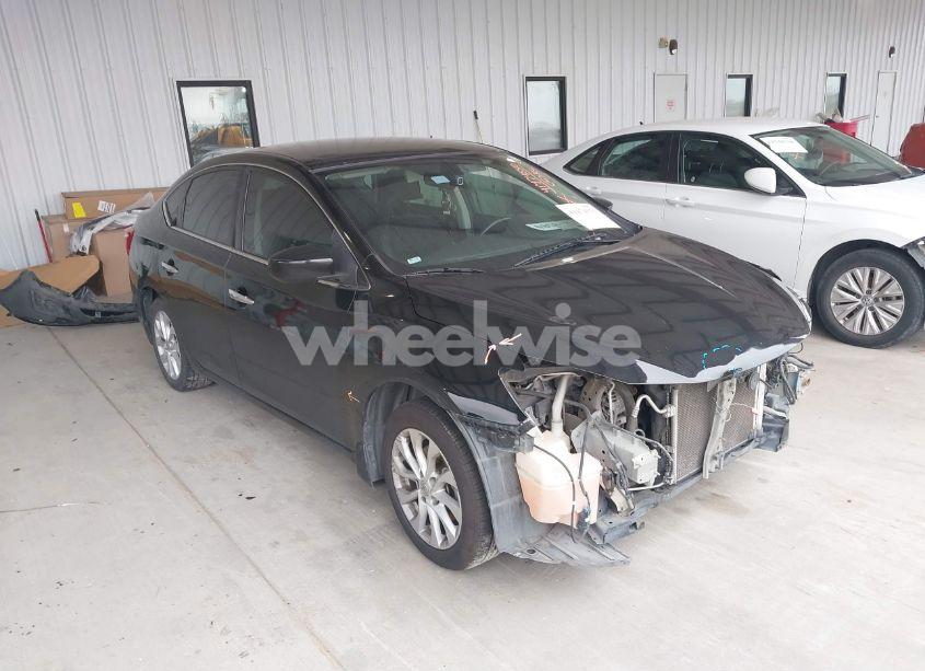 2019 Nissan Sentra SV (VIN 3N1AB7AP1KL611912) main photo