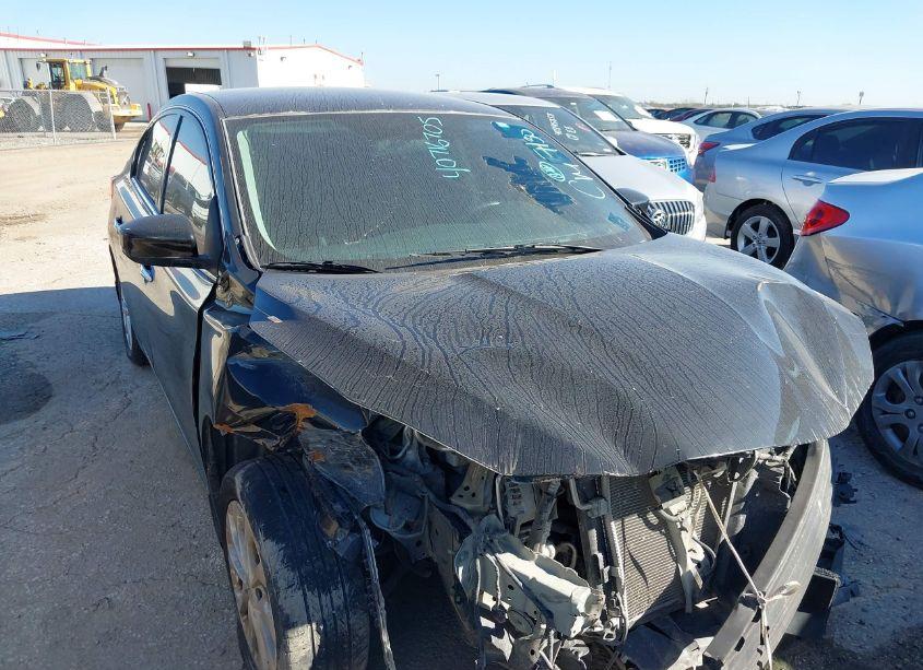 2019 Nissan Sentra SV (VIN 3N1AB7AP1KL627916) main photo