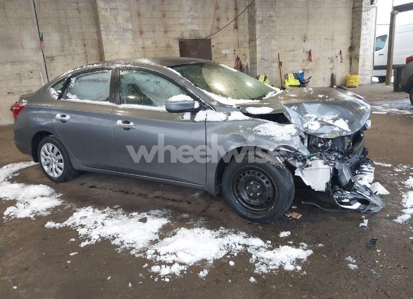 2019 Nissan Sentra S (VIN 3N1AB7AP1KY215871) main photo