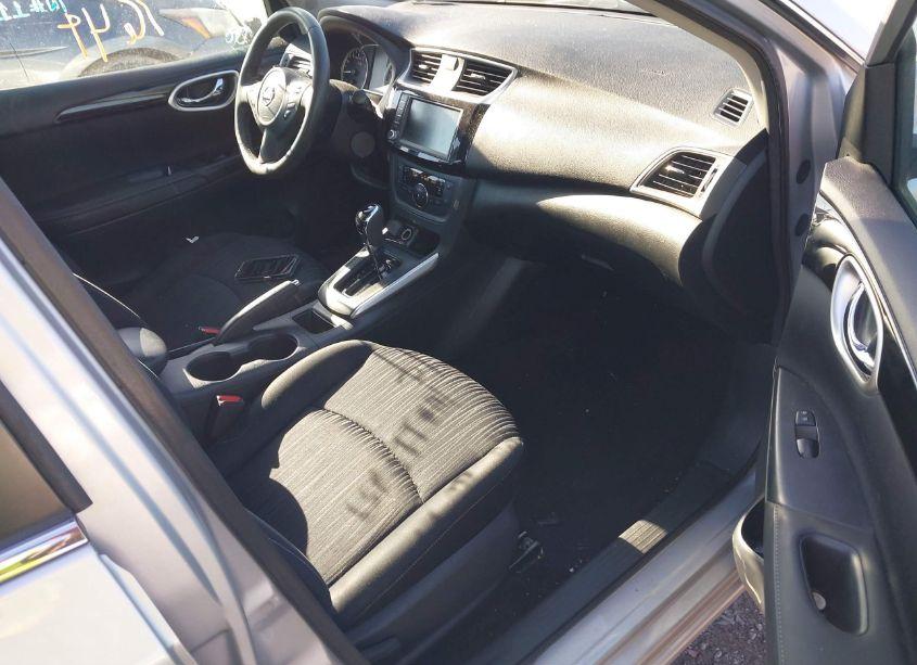 Photo 5 of 2019 Nissan Sentra SV (VIN 3N1AB7AP1KY230306)