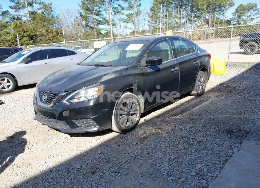 Photo 2 of 2019 Nissan Sentra SV (VIN 3N1AB7AP1KY234310)