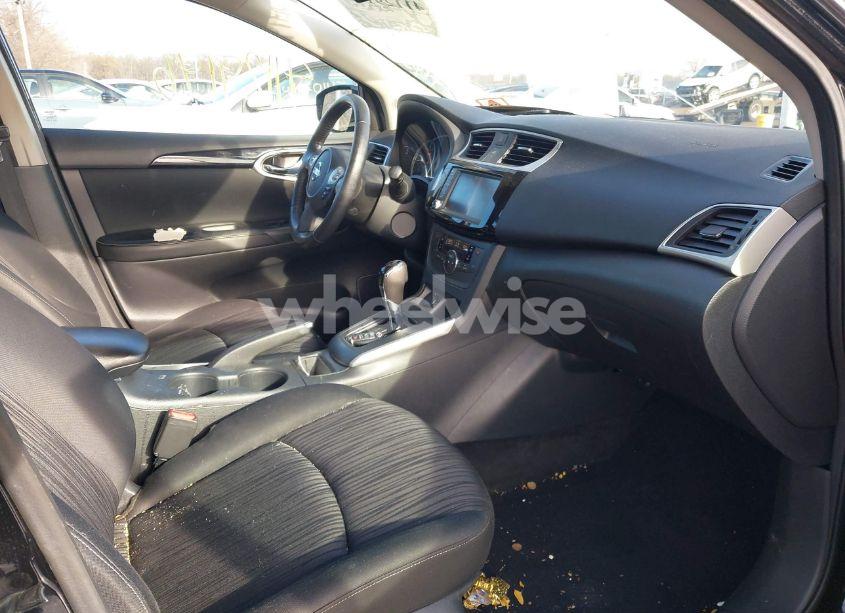 Photo 5 of 2019 Nissan Sentra SV (VIN 3N1AB7AP1KY244481)