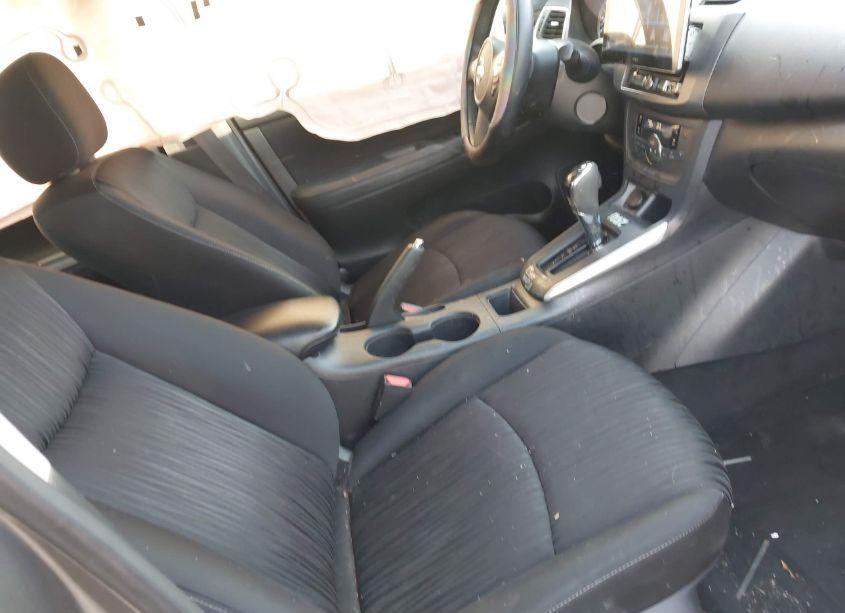 Photo 5 of 2019 Nissan Sentra SV (VIN 3N1AB7AP1KY258820)