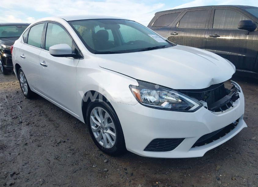 2019 Nissan Sentra SV (VIN 3N1AB7AP1KY261698) main photo