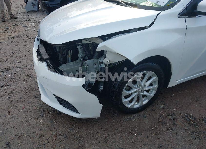 Photo 6 of 2019 Nissan Sentra SV (VIN 3N1AB7AP1KY261698)