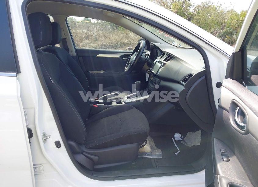 Photo 5 of 2019 Nissan Sentra S (VIN 3N1AB7AP1KY268974)