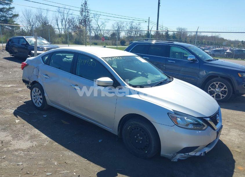 2019 Nissan Sentra S (VIN 3N1AB7AP1KY269588) main photo