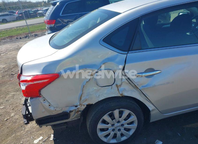 Photo 6 of 2019 Nissan Sentra S (VIN 3N1AB7AP1KY269588)