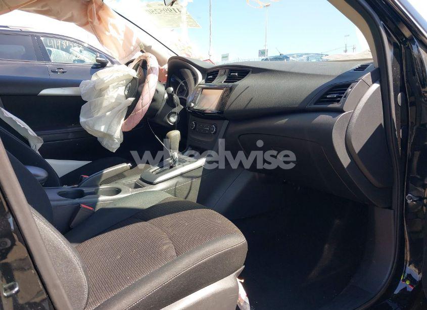 Photo 5 of 2019 Nissan Sentra S (VIN 3N1AB7AP1KY291462)