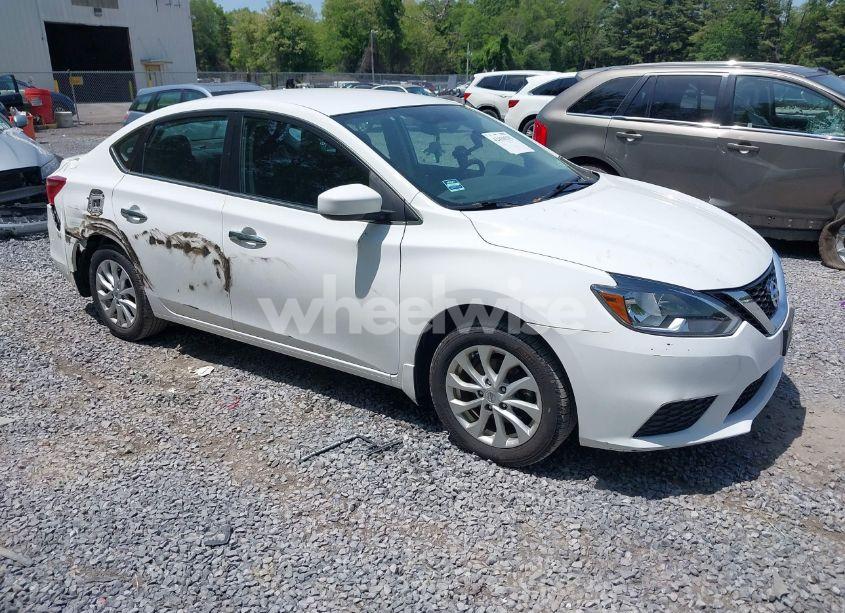 2019 Nissan Sentra SV (VIN 3N1AB7AP1KY294023) main photo