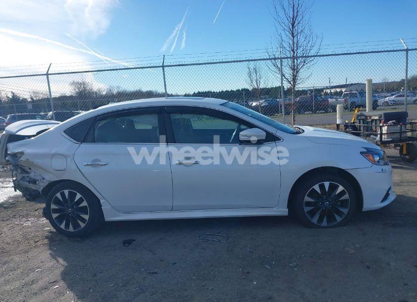 Photo 13 of 2019 Nissan Sentra SR (VIN 3N1AB7AP1KY308079)