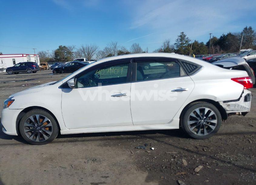 Photo 14 of 2019 Nissan Sentra SR (VIN 3N1AB7AP1KY308079)