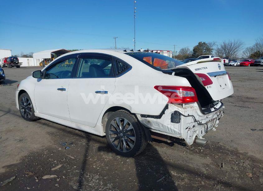 Photo 3 of 2019 Nissan Sentra SR (VIN 3N1AB7AP1KY308079)