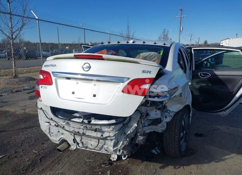 Photo 6 of 2019 Nissan Sentra SR (VIN 3N1AB7AP1KY308079)