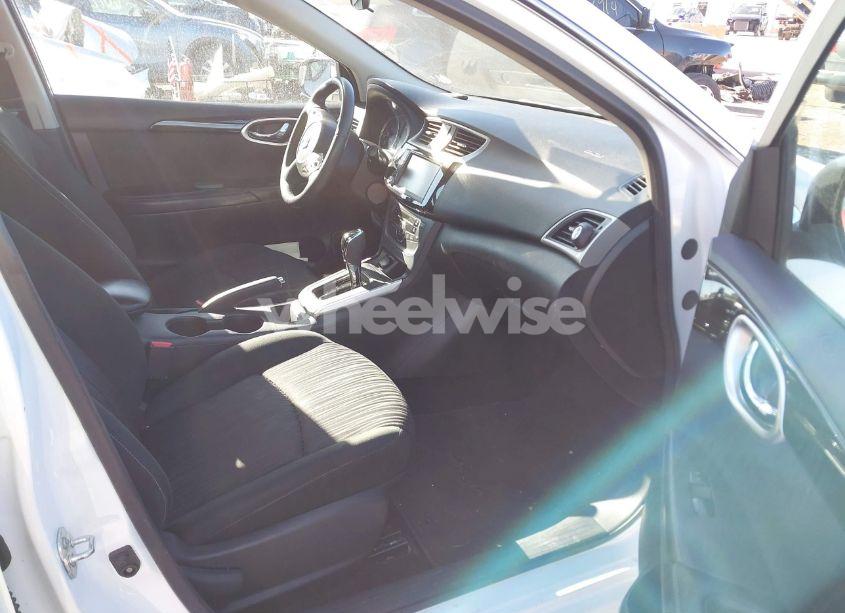 Photo 5 of 2019 Nissan Sentra SV (VIN 3N1AB7AP1KY310012)