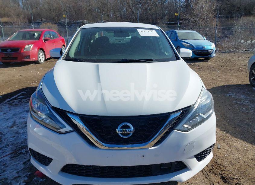 Photo 6 of 2019 Nissan Sentra SV (VIN 3N1AB7AP1KY310012)