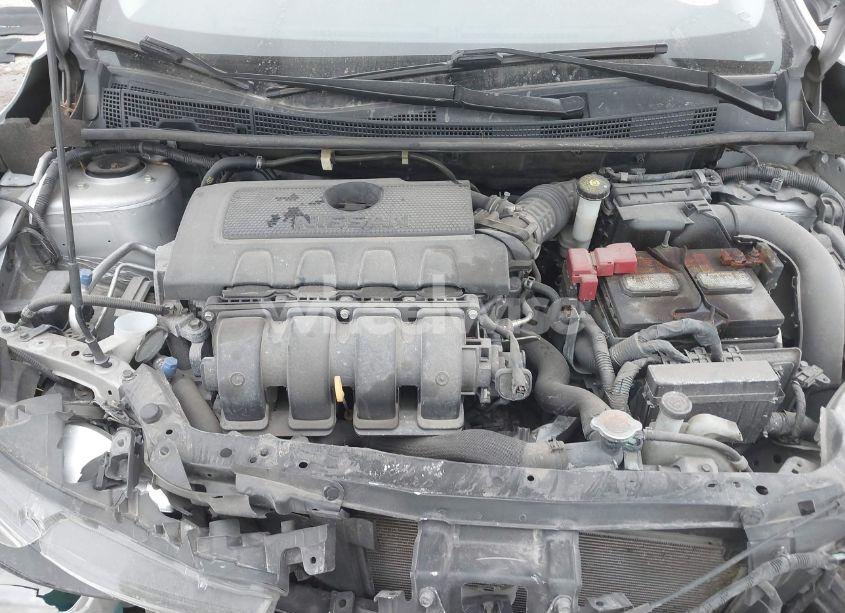 Photo 10 of 2019 Nissan Sentra SV (VIN 3N1AB7AP1KY323357)