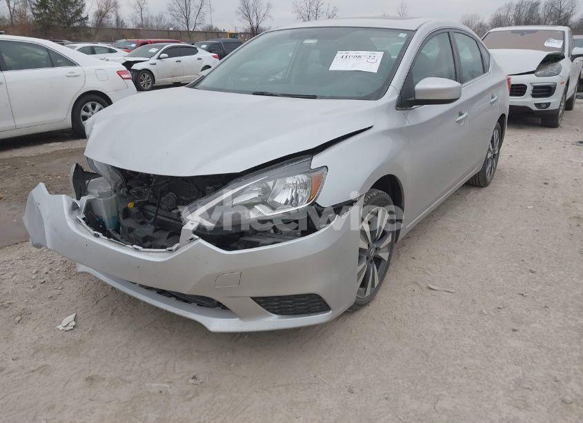 Photo 2 of 2019 Nissan Sentra SV (VIN 3N1AB7AP1KY323357)