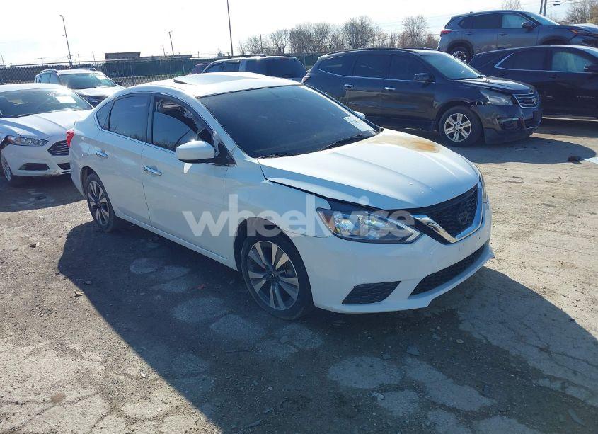 2019 Nissan Sentra SV (VIN 3N1AB7AP1KY325707) main photo