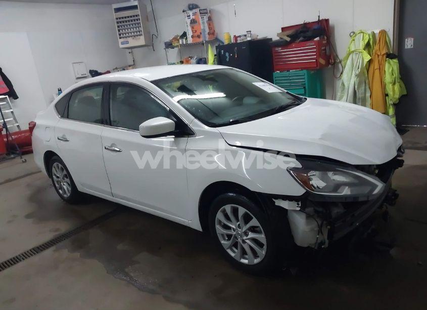 2019 Nissan Sentra SV (VIN 3N1AB7AP1KY343981) main photo