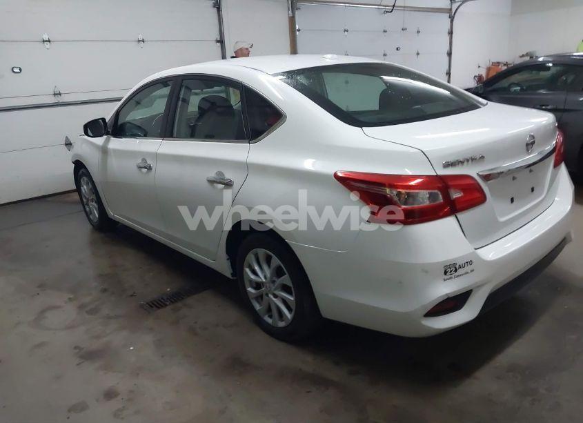 Photo 3 of 2019 Nissan Sentra SV (VIN 3N1AB7AP1KY343981)