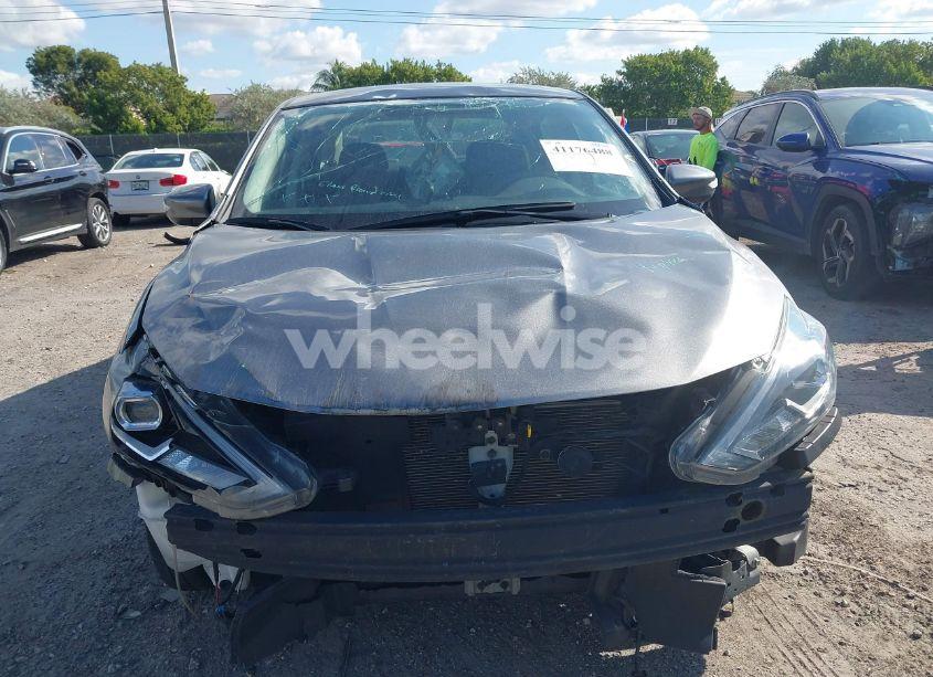 Photo 6 of 2019 Nissan Sentra SR (VIN 3N1AB7AP1KY344001)