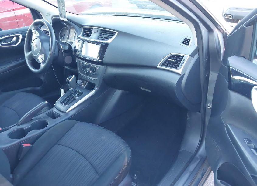 Photo 5 of 2019 Nissan Sentra SV (VIN 3N1AB7AP1KY347884)