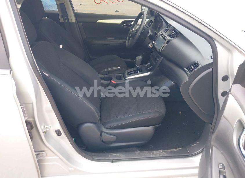 Photo 5 of 2019 Nissan Sentra S (VIN 3N1AB7AP1KY351529)