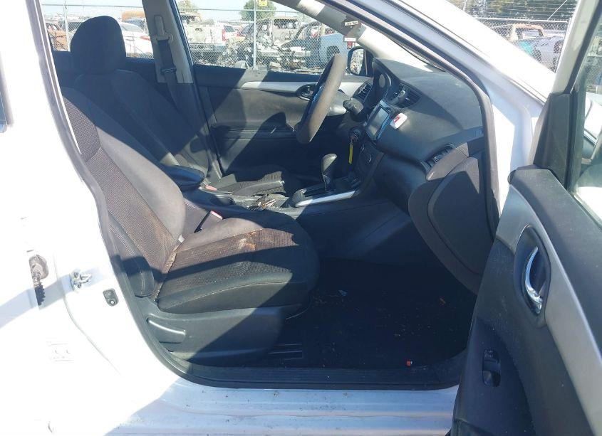 Photo 5 of 2019 Nissan Sentra S (VIN 3N1AB7AP1KY359839)