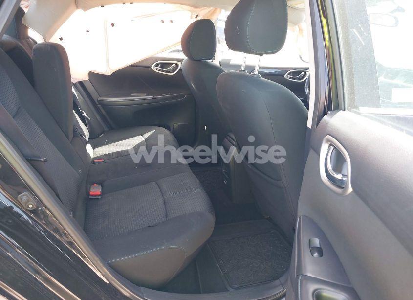 Photo 8 of 2019 Nissan Sentra SR (VIN 3N1AB7AP1KY362725)