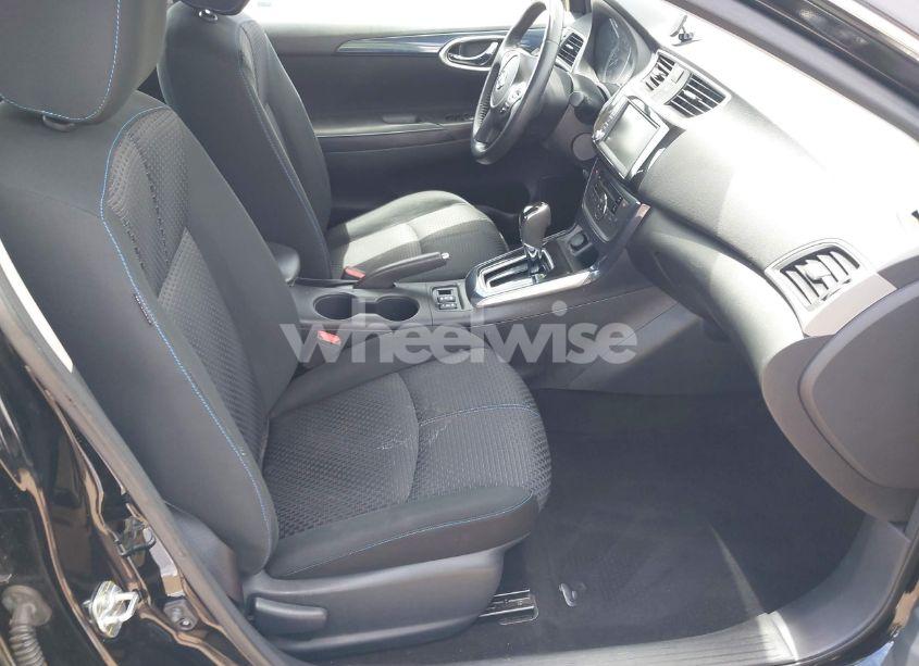 Photo 5 of 2019 Nissan Sentra SR (VIN 3N1AB7AP1KY364345)