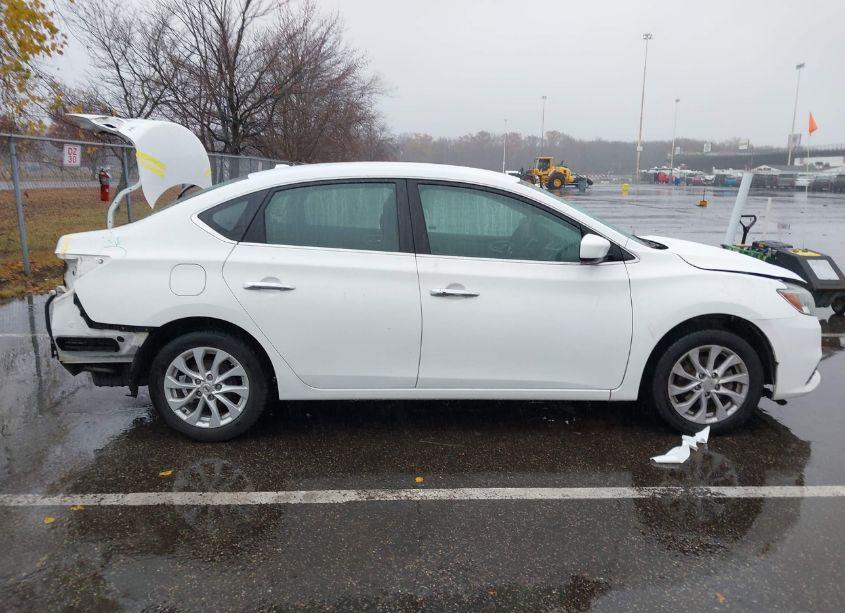 Photo 13 of 2019 Nissan Sentra SV (VIN 3N1AB7AP1KY377290)