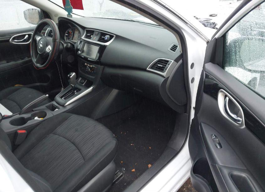 Photo 5 of 2019 Nissan Sentra SV (VIN 3N1AB7AP1KY377290)