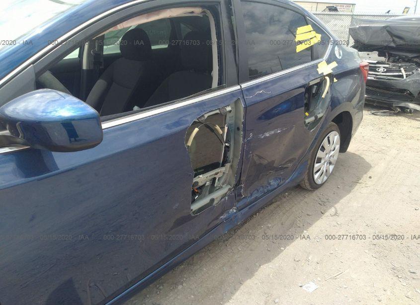 Photo 6 of 2019 Nissan Sentra S (VIN 3N1AB7AP1KY385003)