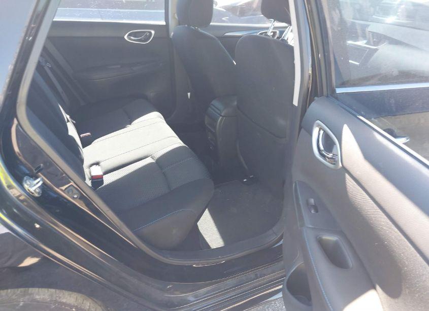 Photo 8 of 2019 Nissan Sentra SR (VIN 3N1AB7AP1KY389021)