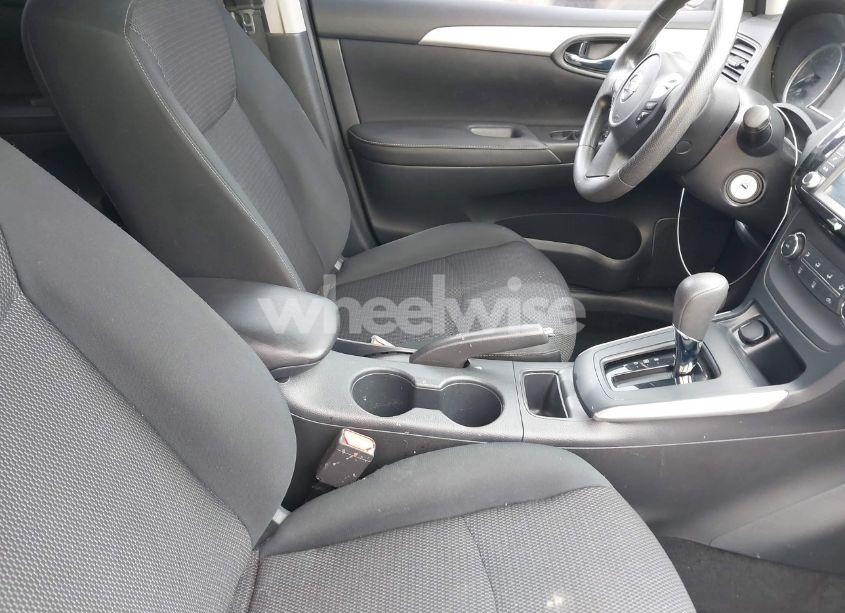 Photo 5 of 2019 Nissan Sentra S (VIN 3N1AB7AP1KY398026)