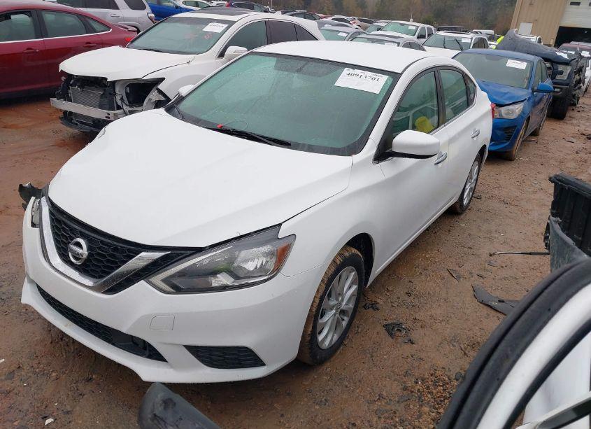 Photo 2 of 2019 Nissan Sentra SV (VIN 3N1AB7AP1KY403970)