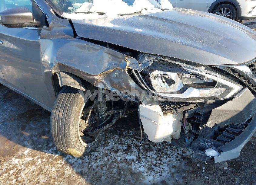 Photo 6 of 2019 Nissan Sentra SV (VIN 3N1AB7AP1KY430196)