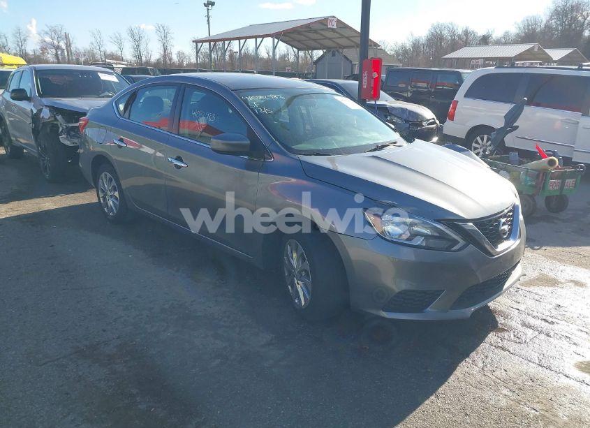 2019 Nissan Sentra SV (VIN 3N1AB7AP1KY430926) main photo